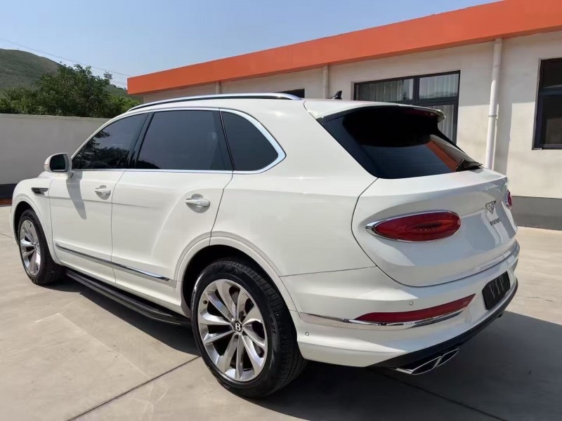 唐山21年宾利添越8