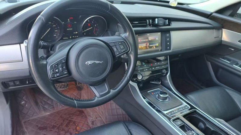 济宁17年捷豹XFL7