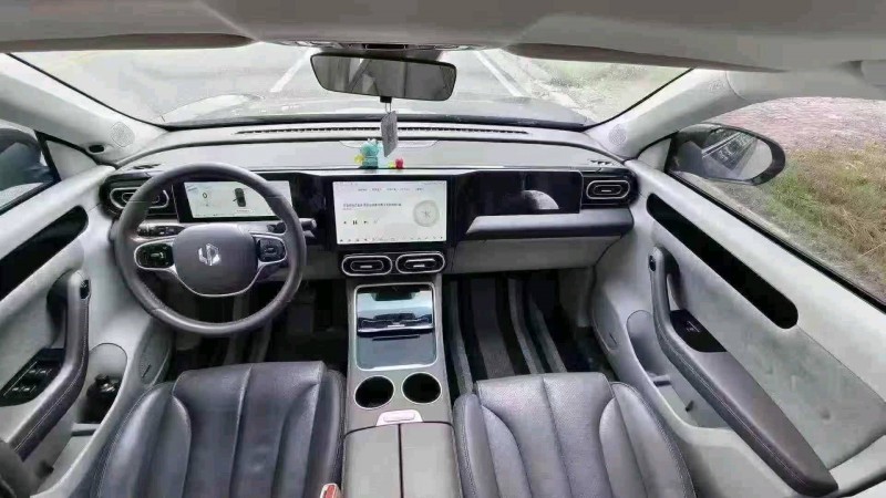 秦皇岛23年零跑汽车C114