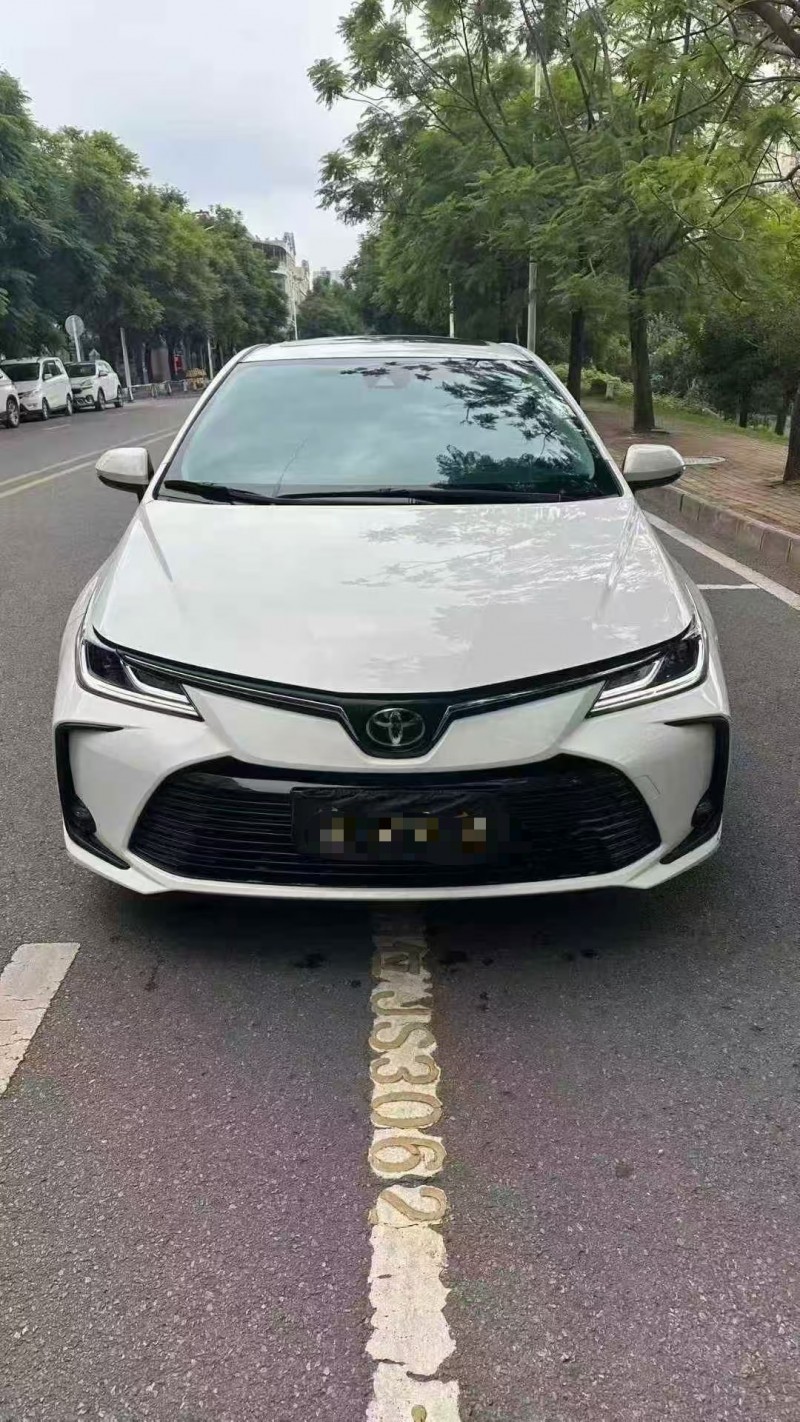 青岛22年丰田卡罗拉1