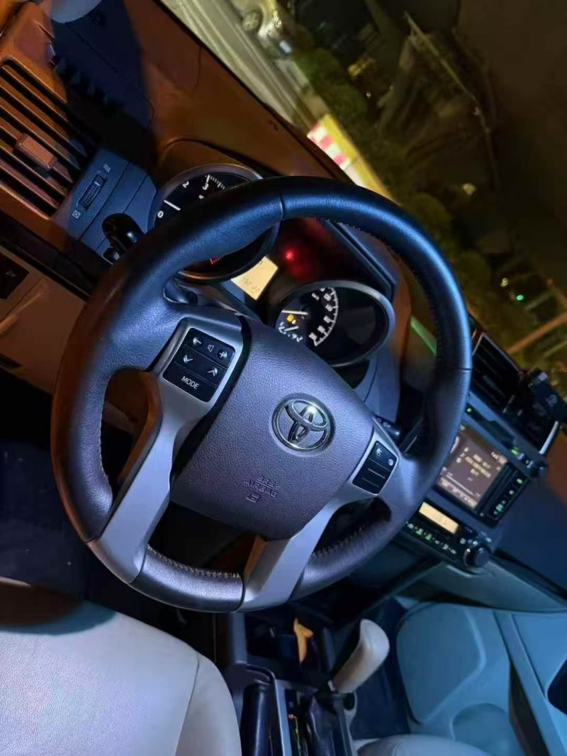 深圳14年丰田普拉多5