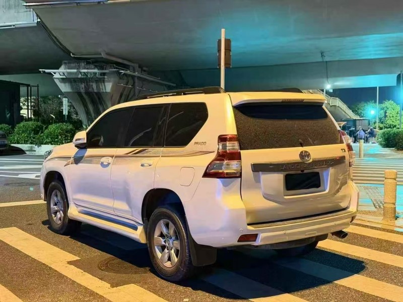 深圳14年丰田普拉多8