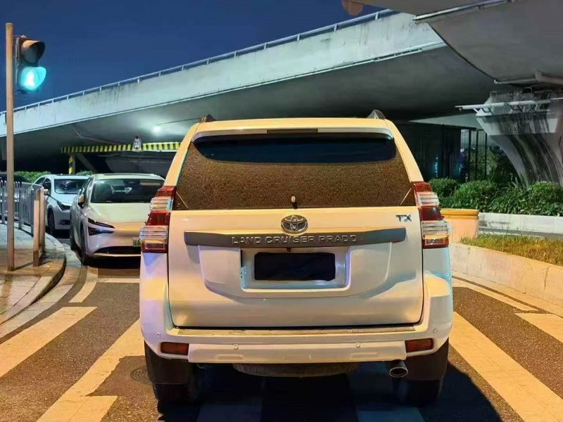 深圳14年丰田普拉多9