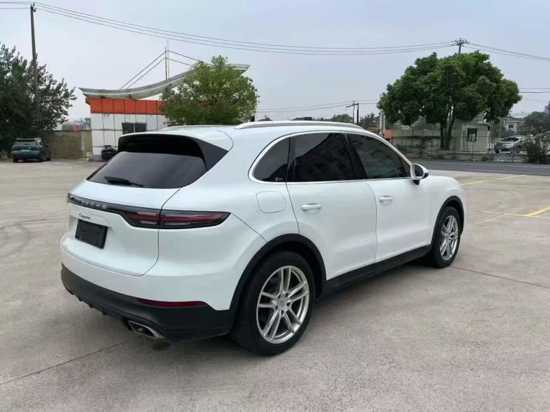 杭州19年保时捷卡宴3