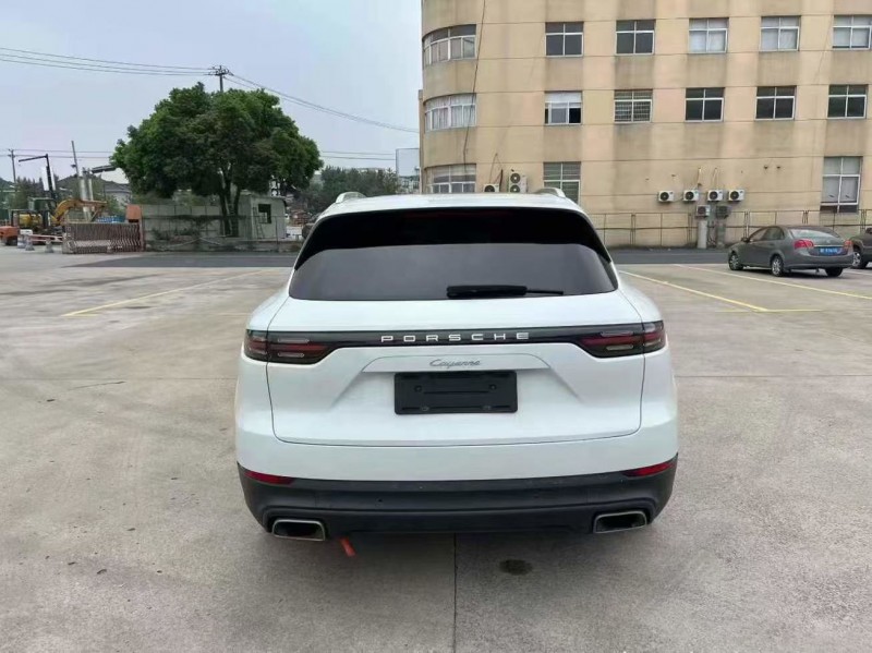 杭州19年保时捷卡宴4