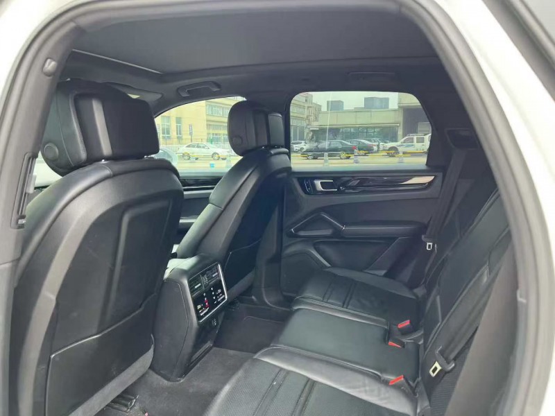 杭州19年保时捷卡宴9