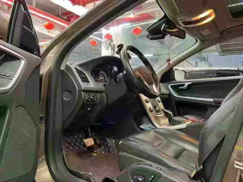深圳17年沃尔沃XC604