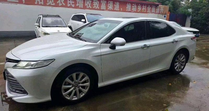 郑州19年丰田凯美瑞3