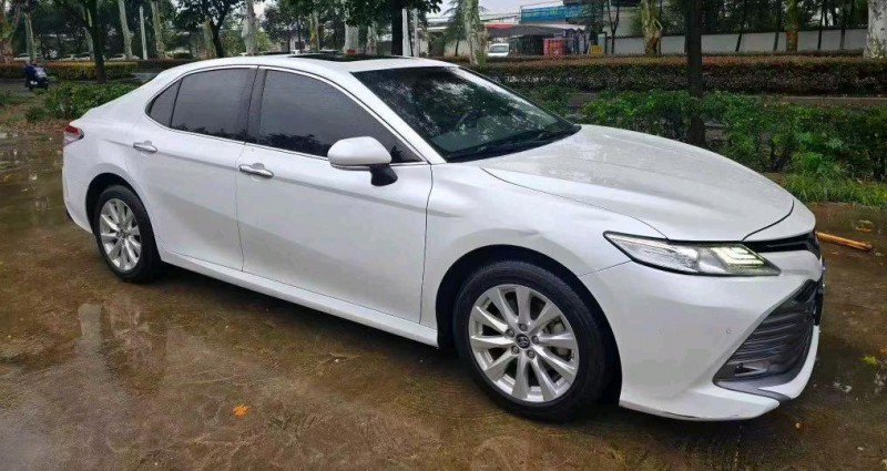 郑州19年丰田凯美瑞4