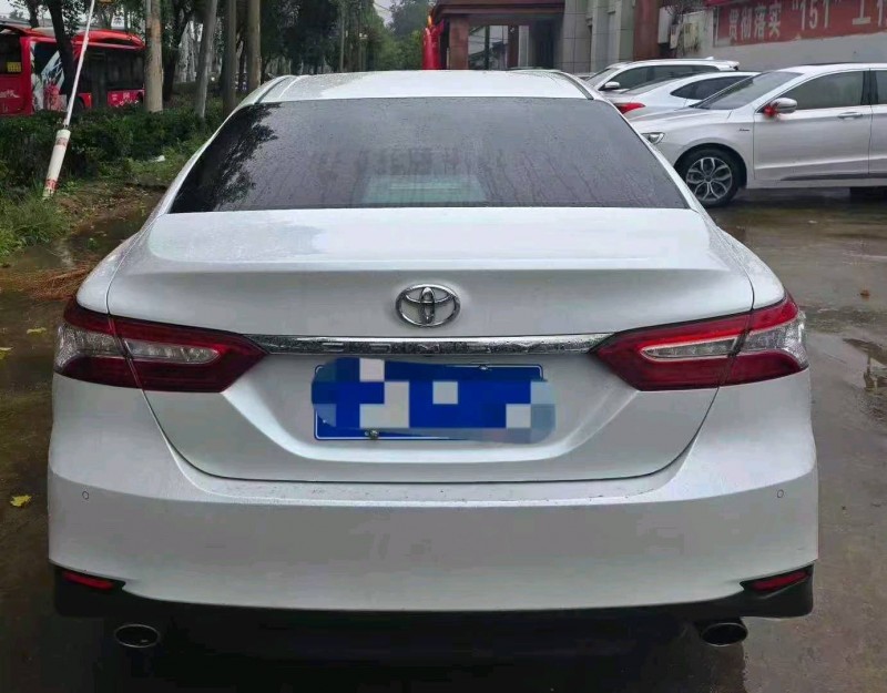 郑州19年丰田凯美瑞6