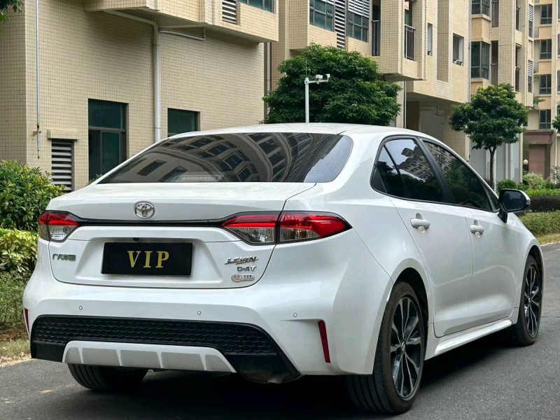 广州22年丰田雷凌8