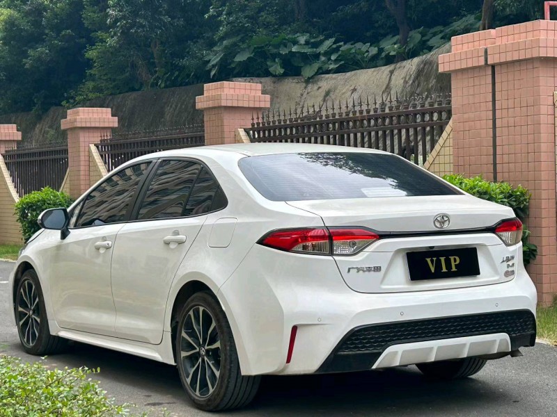 广州22年丰田雷凌9