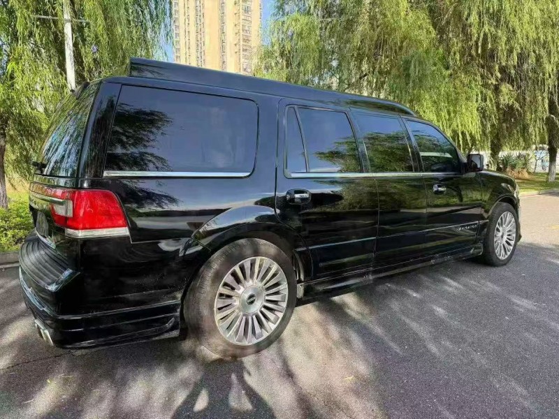 萍乡18年林肯领航员8