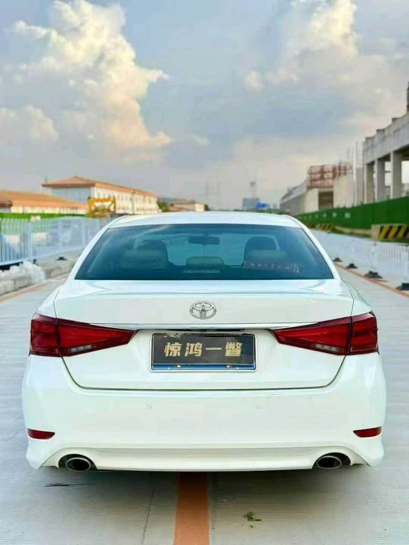 广州15年丰田皇冠7