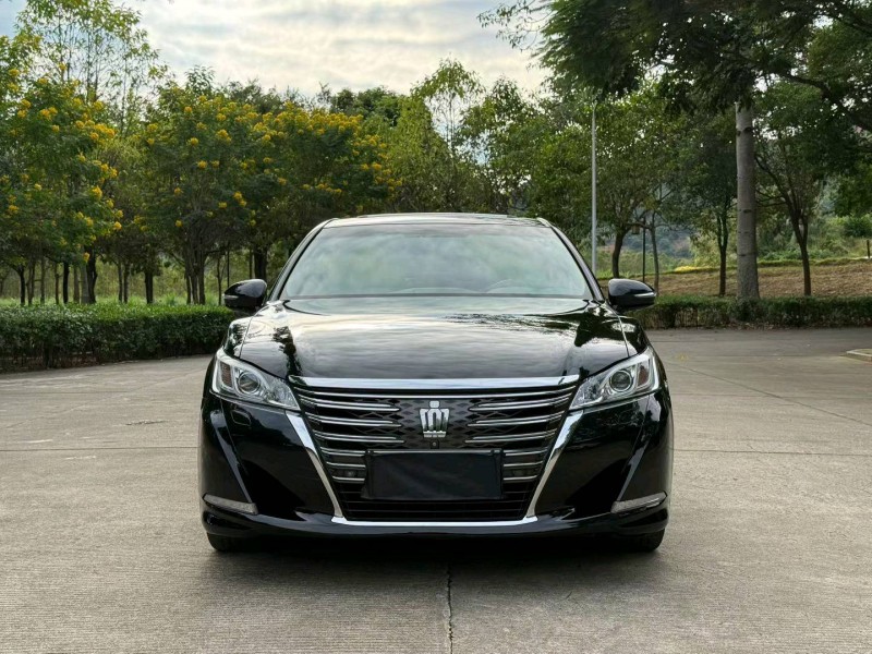 南宁15年丰田皇冠1