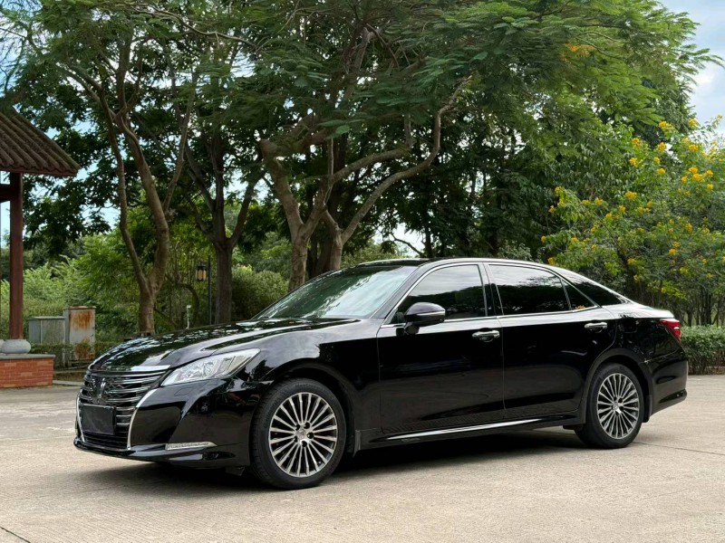 南宁15年丰田皇冠2