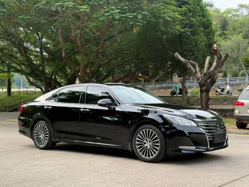 南宁15年丰田皇冠3