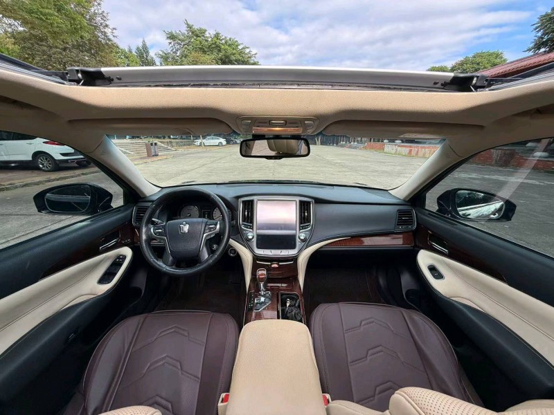 南宁15年丰田皇冠8