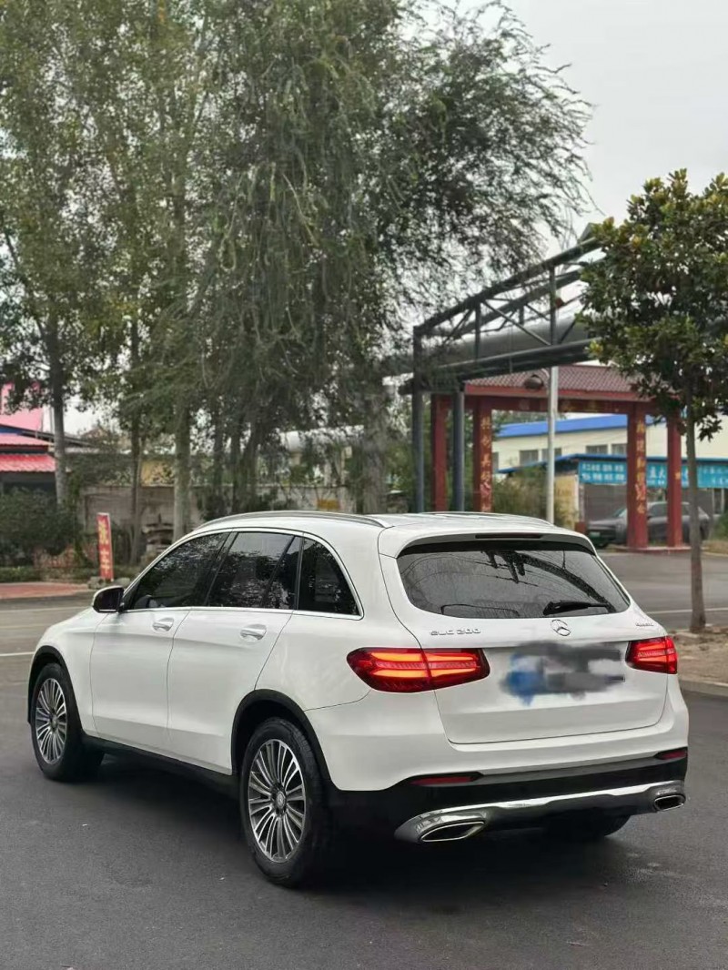 东营17年奔驰GLC7