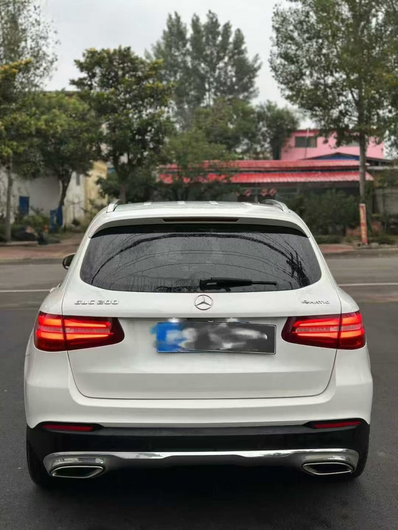 东营17年奔驰GLC9