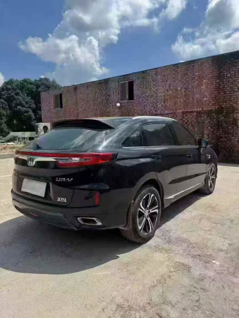 玉林18年本田URV7