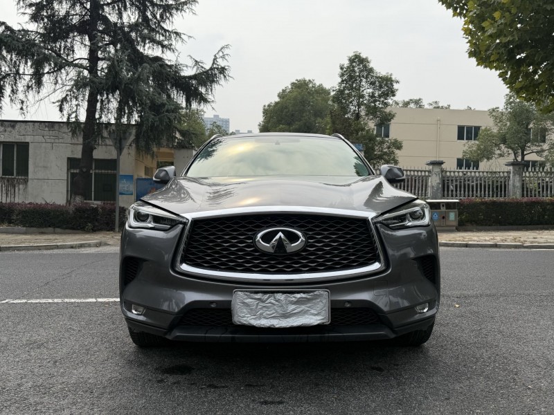 岳阳20年英菲尼迪QX501