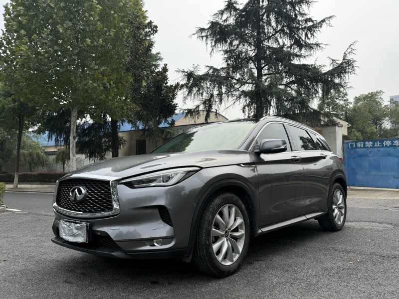 岳阳20年英菲尼迪QX502
