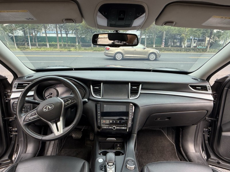 岳阳20年英菲尼迪QX503
