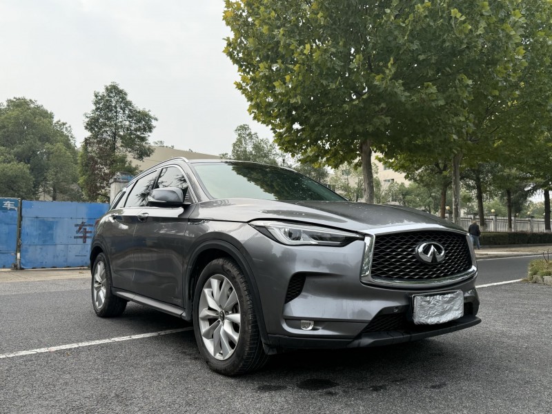 岳阳20年英菲尼迪QX506