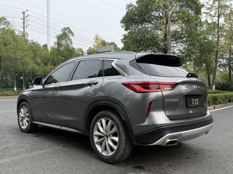 岳阳20年英菲尼迪QX507