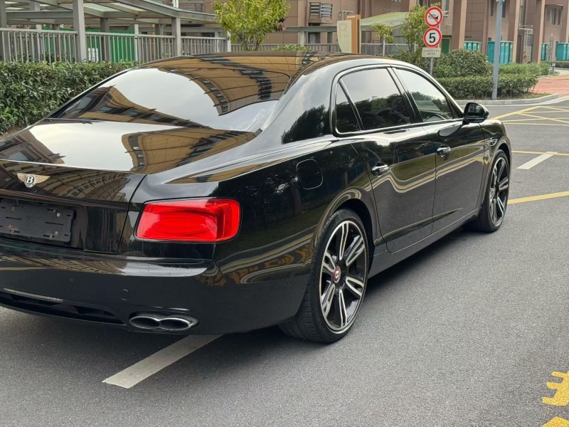 徐州16年宾利飞驰9