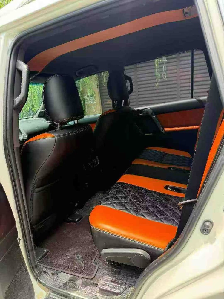 成都17年丰田普拉多9