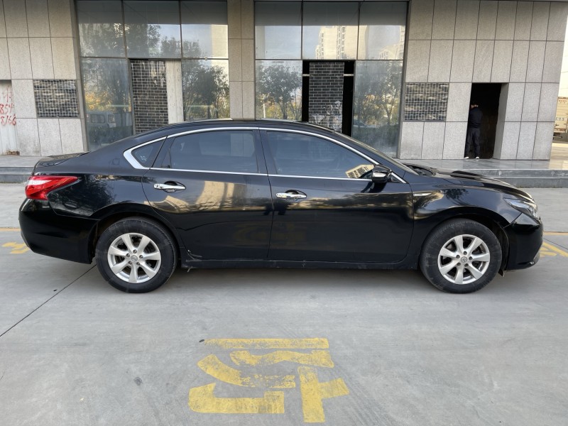 济宁17年日产天籁7