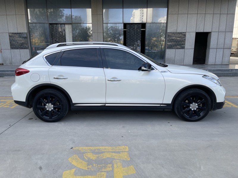 济宁17年英菲尼迪QX508