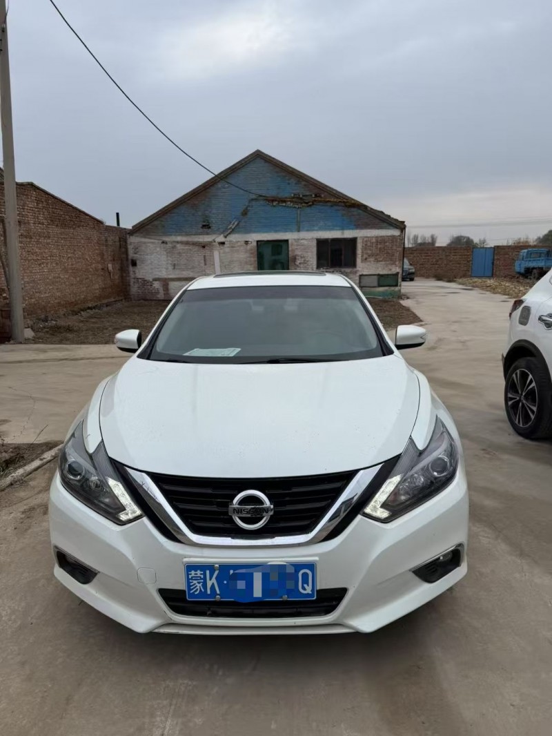 呼和浩特17年日产天籁1
