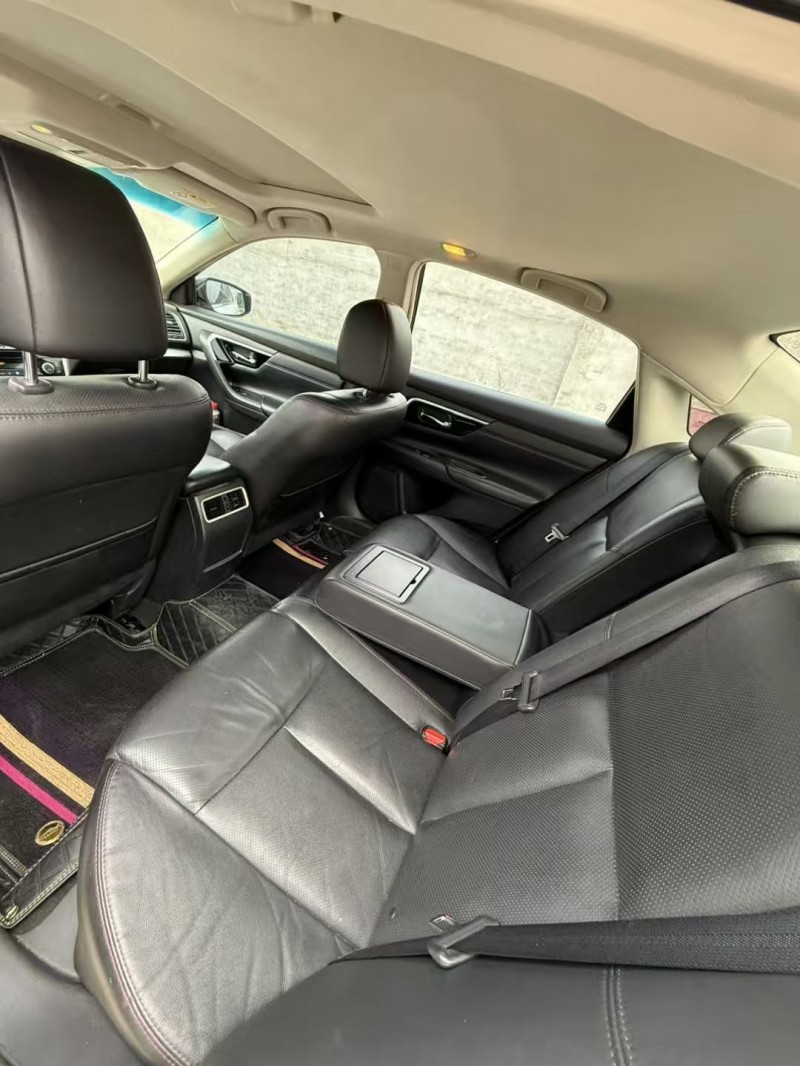 呼和浩特17年日产天籁7