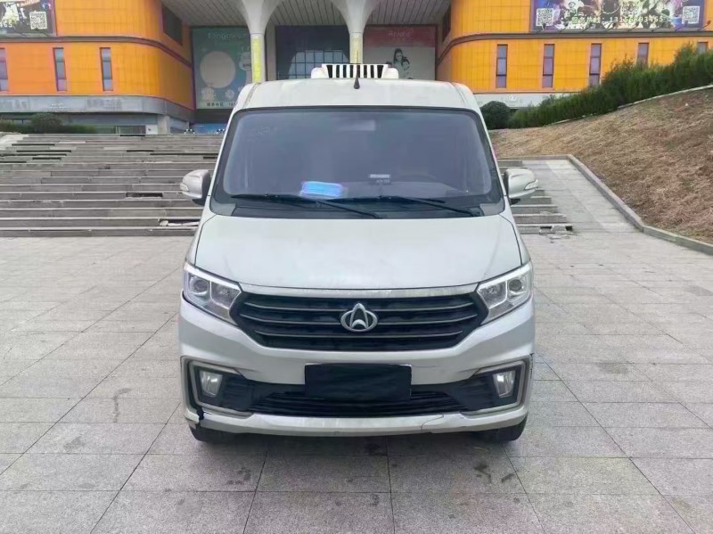 青岛22年长安汽车跨越1