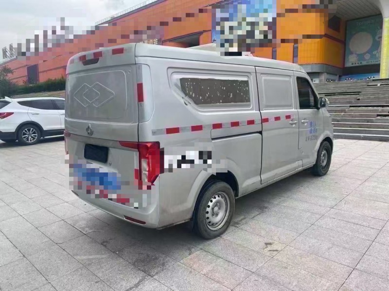 青岛22年长安汽车跨越8