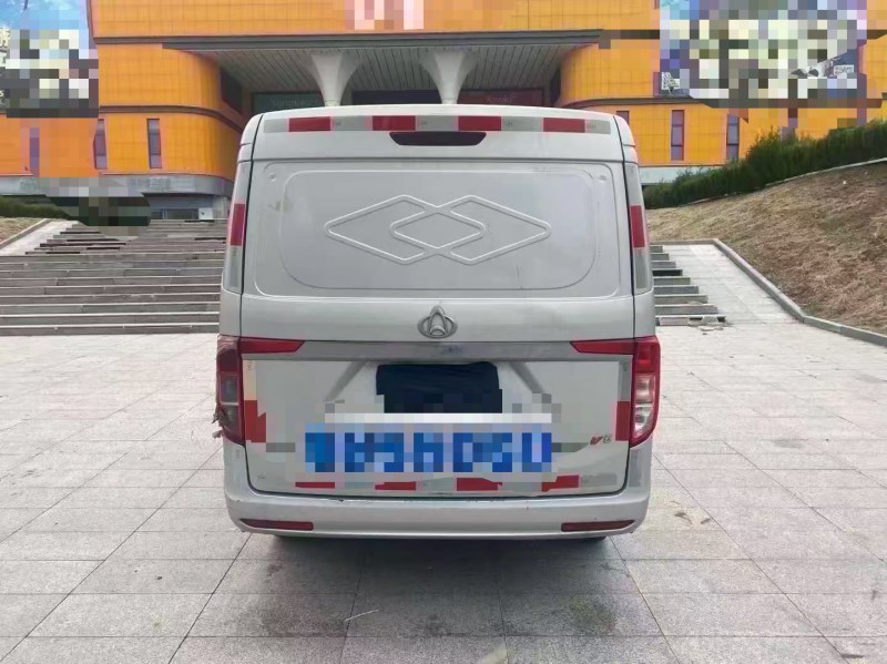 青岛22年长安汽车跨越9