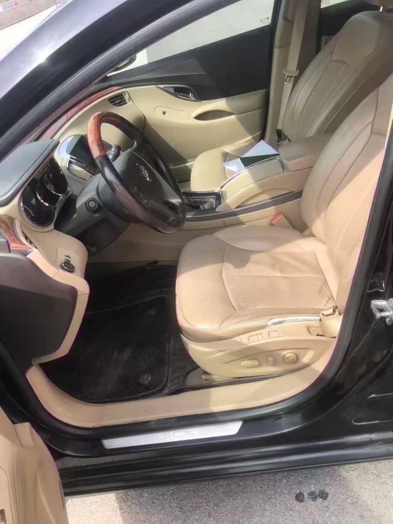 青岛12年别克君越6