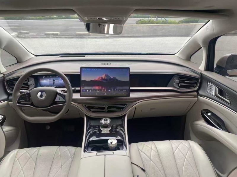 青岛23年腾势D96