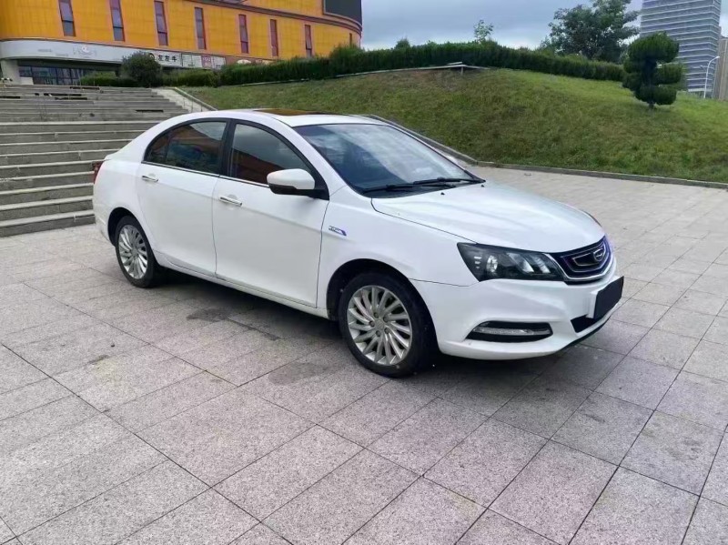 青岛17年吉利帝豪2