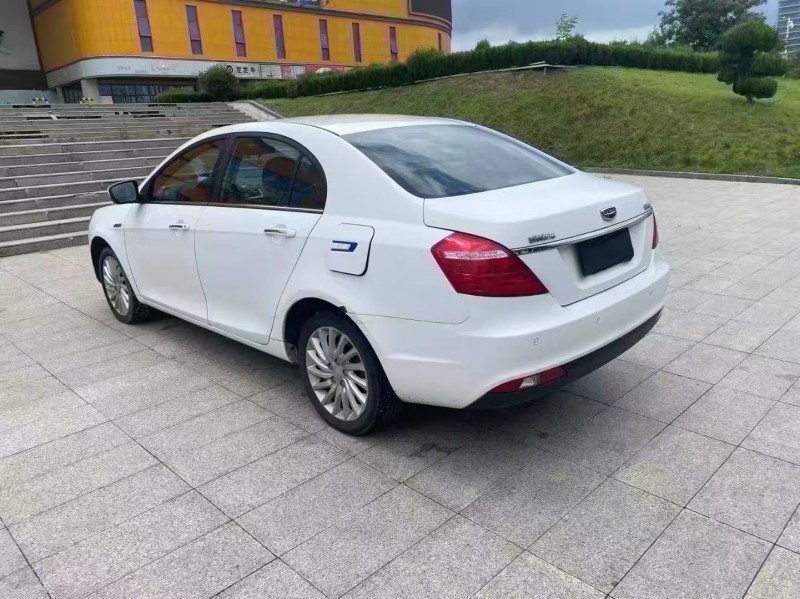 青岛17年吉利帝豪7