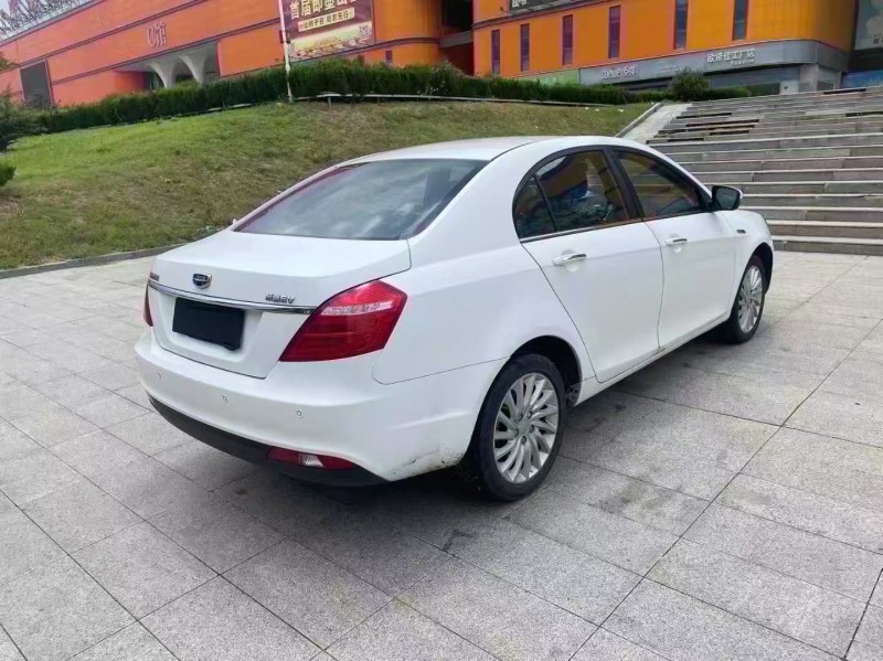 青岛17年吉利帝豪8