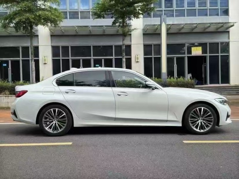 广州20年宝马3系8