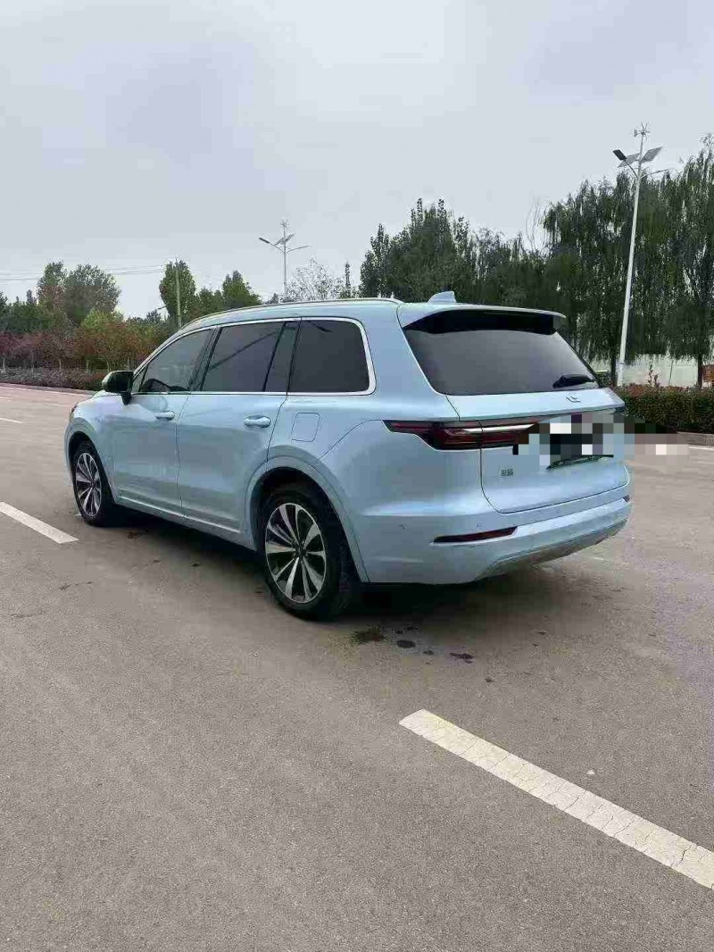 青岛22年理想理想ONE8