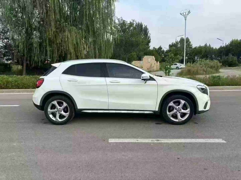 枣庄18年奔驰GLA7