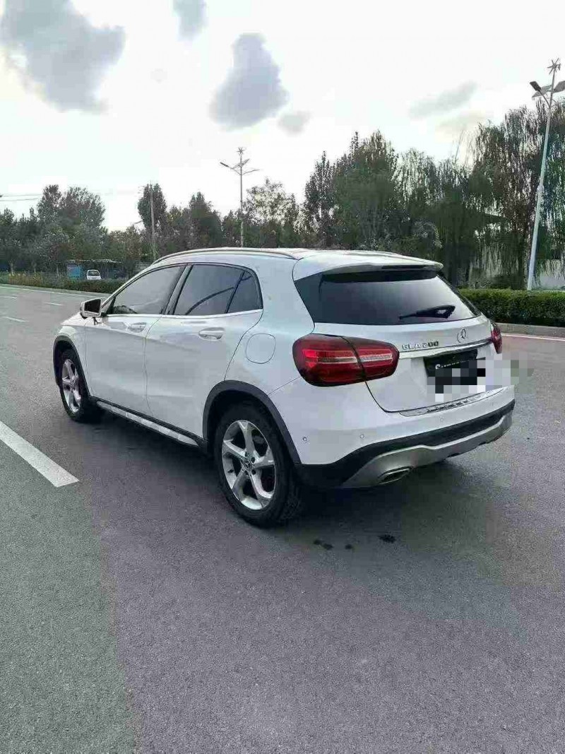 枣庄18年奔驰GLA8