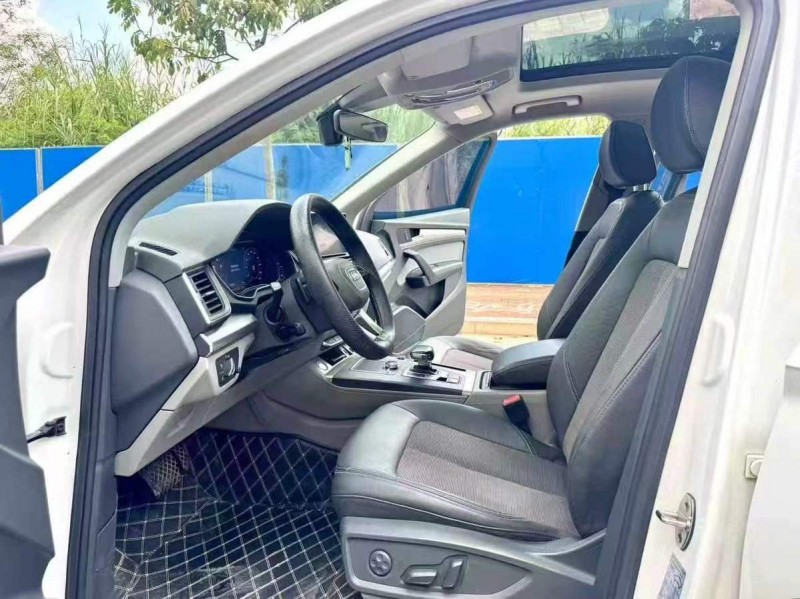 南宁19年奥迪Q54