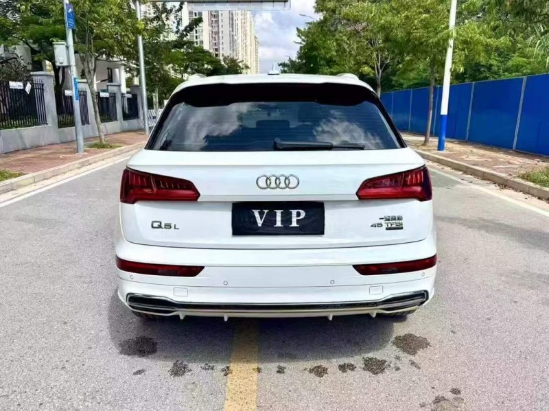 南宁19年奥迪Q56